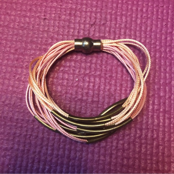 🌸 7 Piece Necklace & Bracelet Set 🌸 - Picture 11 of 14